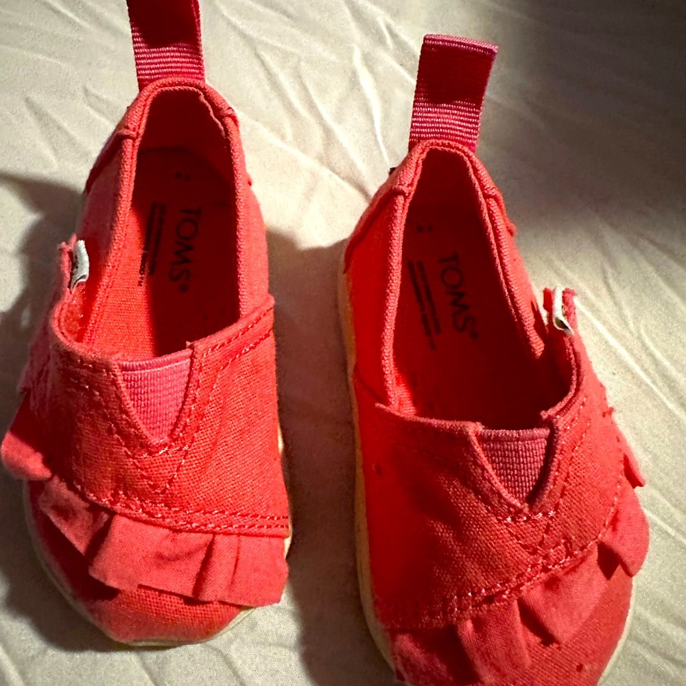 Shoes girl TOMS